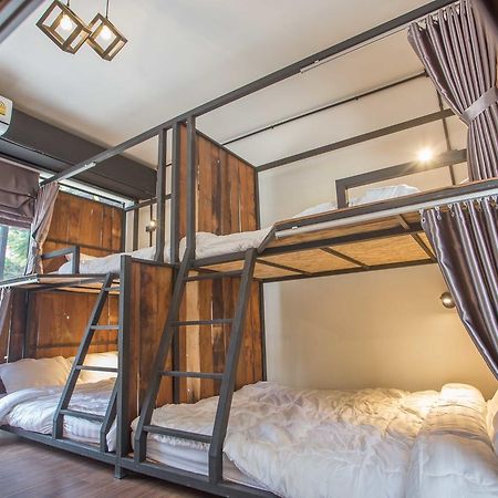 Sleep With You - Hatch Co-Living And Co-Working Space Chiang Mai Bagian luar foto