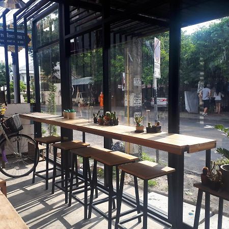 Sleep With You - Hatch Co-Living And Co-Working Space Chiang Mai Bagian luar foto