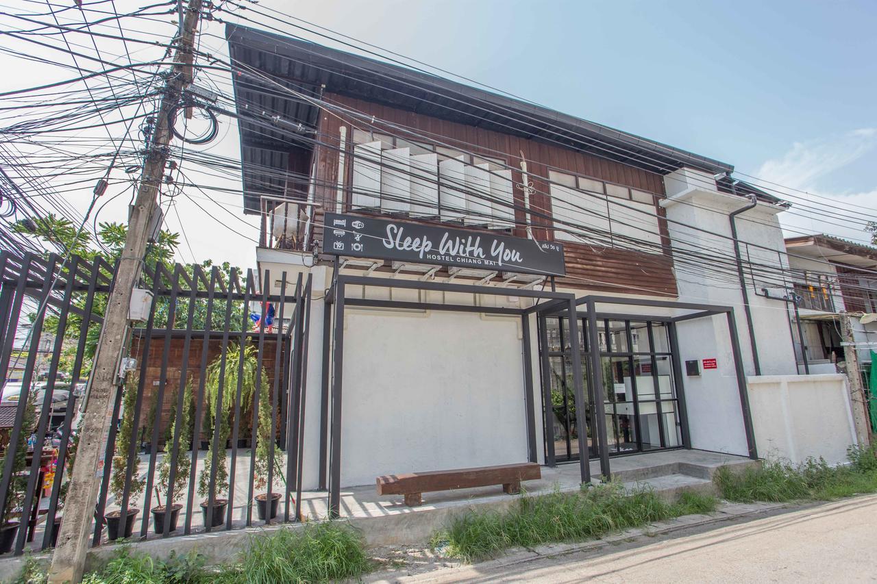 Sleep With You - Hatch Co-Living And Co-Working Space Chiang Mai Bagian luar foto