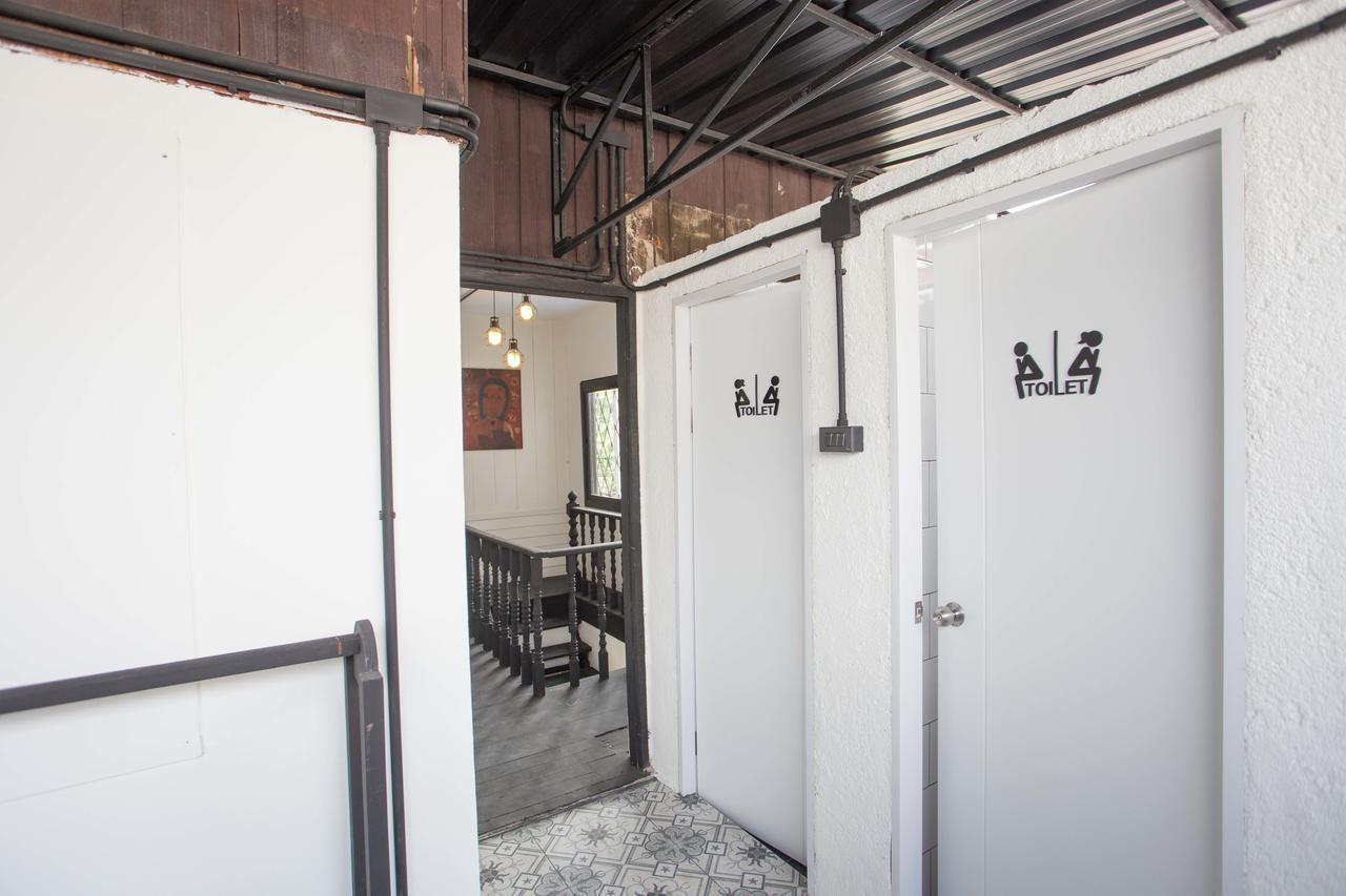Sleep With You - Hatch Co-Living And Co-Working Space Chiang Mai Bagian luar foto
