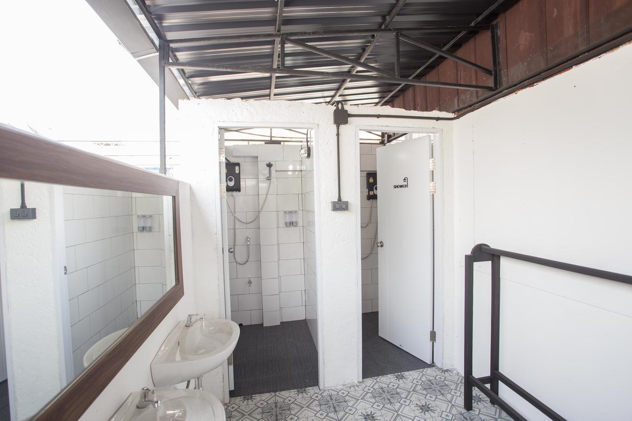 Sleep With You - Hatch Co-Living And Co-Working Space Chiang Mai Bagian luar foto