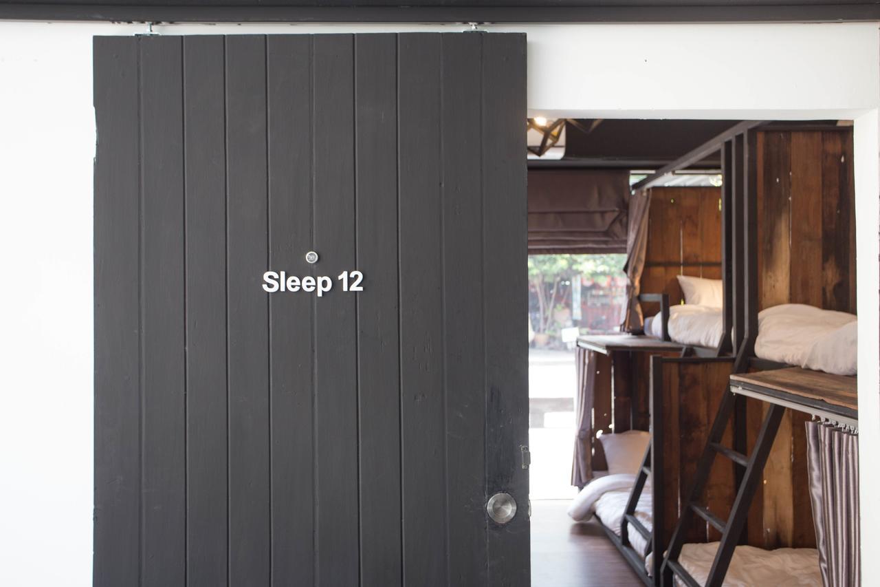 Sleep With You - Hatch Co-Living And Co-Working Space Chiang Mai Bagian luar foto