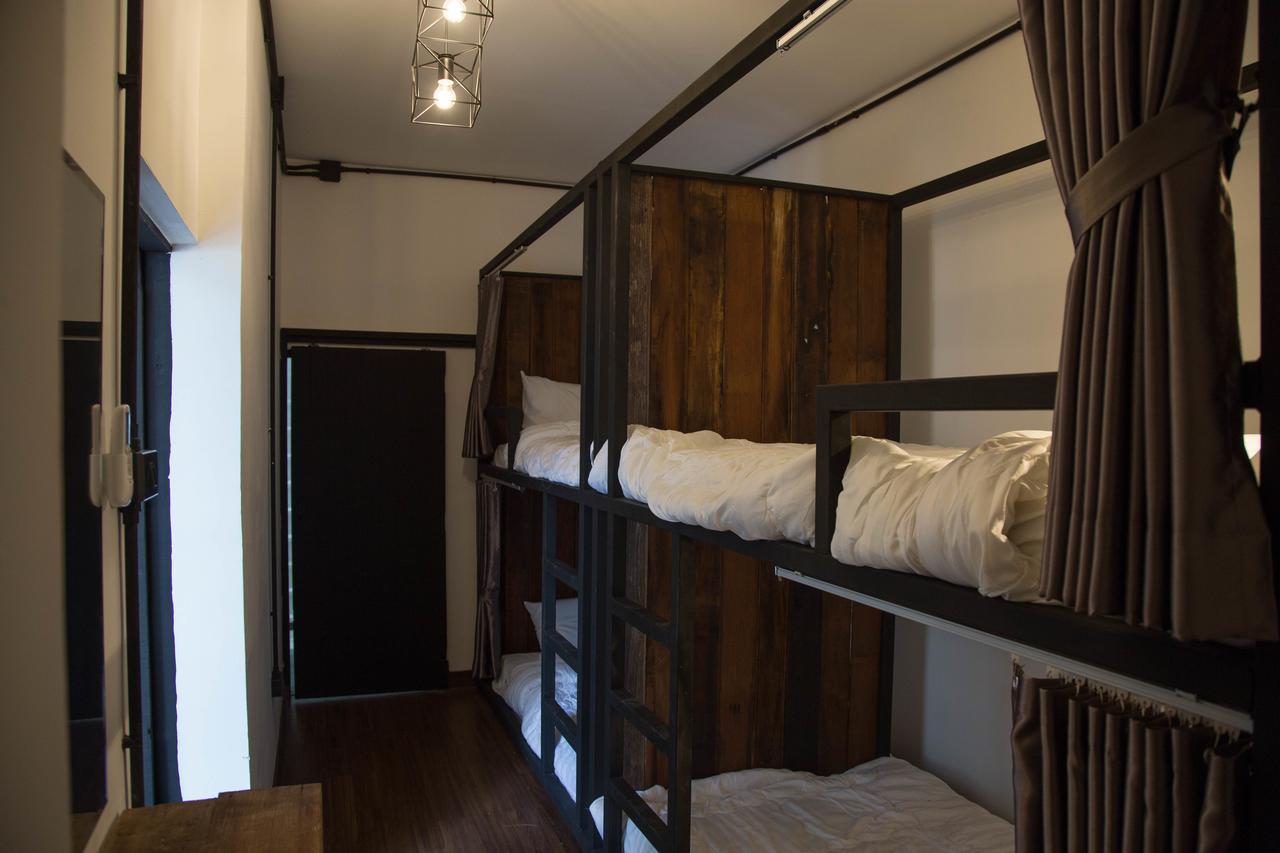 Sleep With You - Hatch Co-Living And Co-Working Space Chiang Mai Bagian luar foto