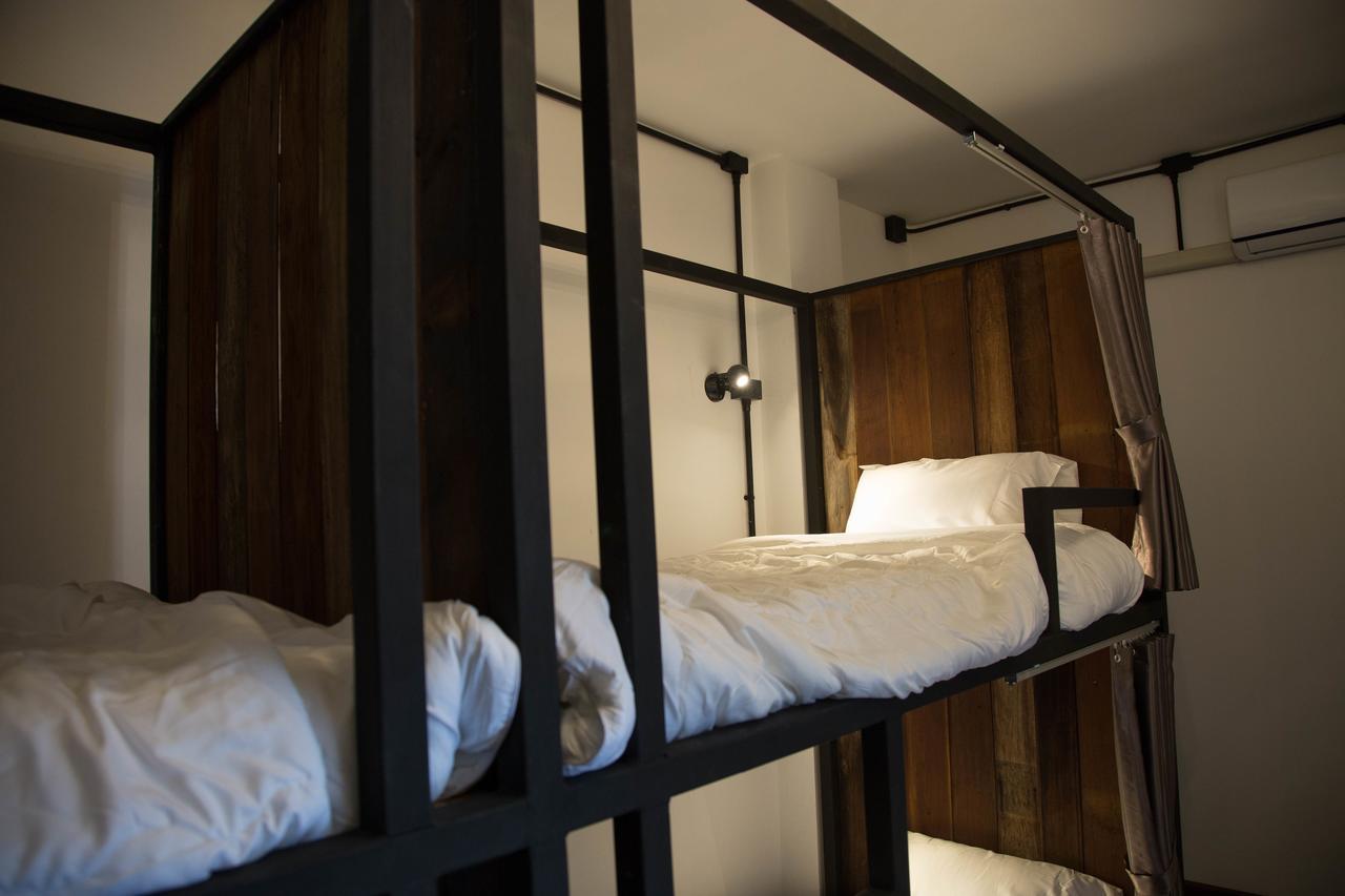 Sleep With You - Hatch Co-Living And Co-Working Space Chiang Mai Bagian luar foto