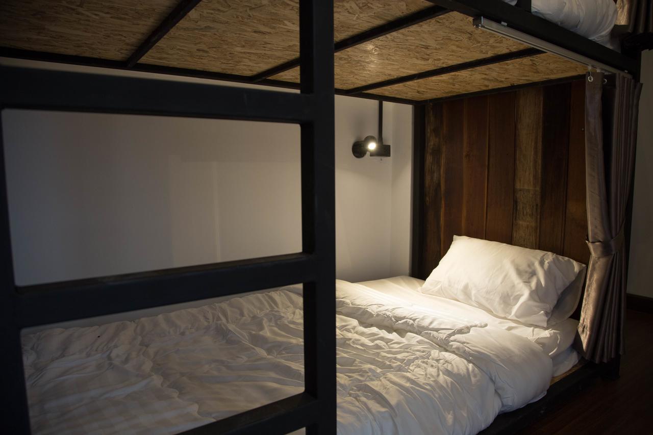 Sleep With You - Hatch Co-Living And Co-Working Space Chiang Mai Bagian luar foto